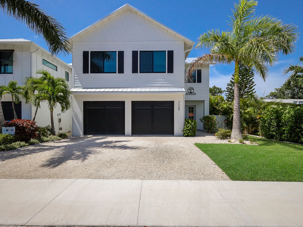 Three Little Birds Cottage by Anna Maria Island Accommodations