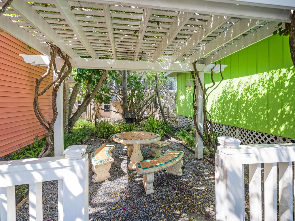 Outdoor Dining Setup