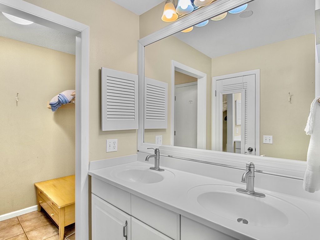 Second Bedroom, Ensuite Bathroom
