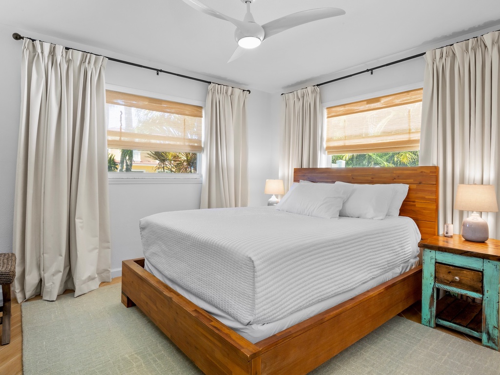 Third Bedroom, Queen bed