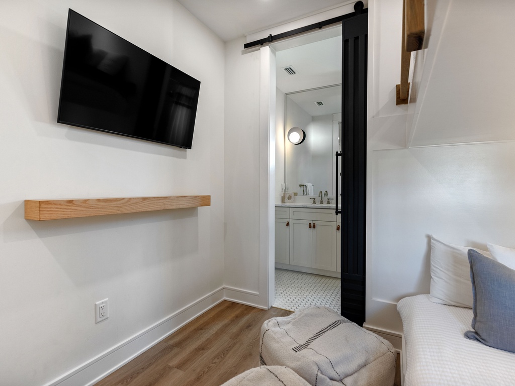 Fourth Bedroom, Full/Full Bunk