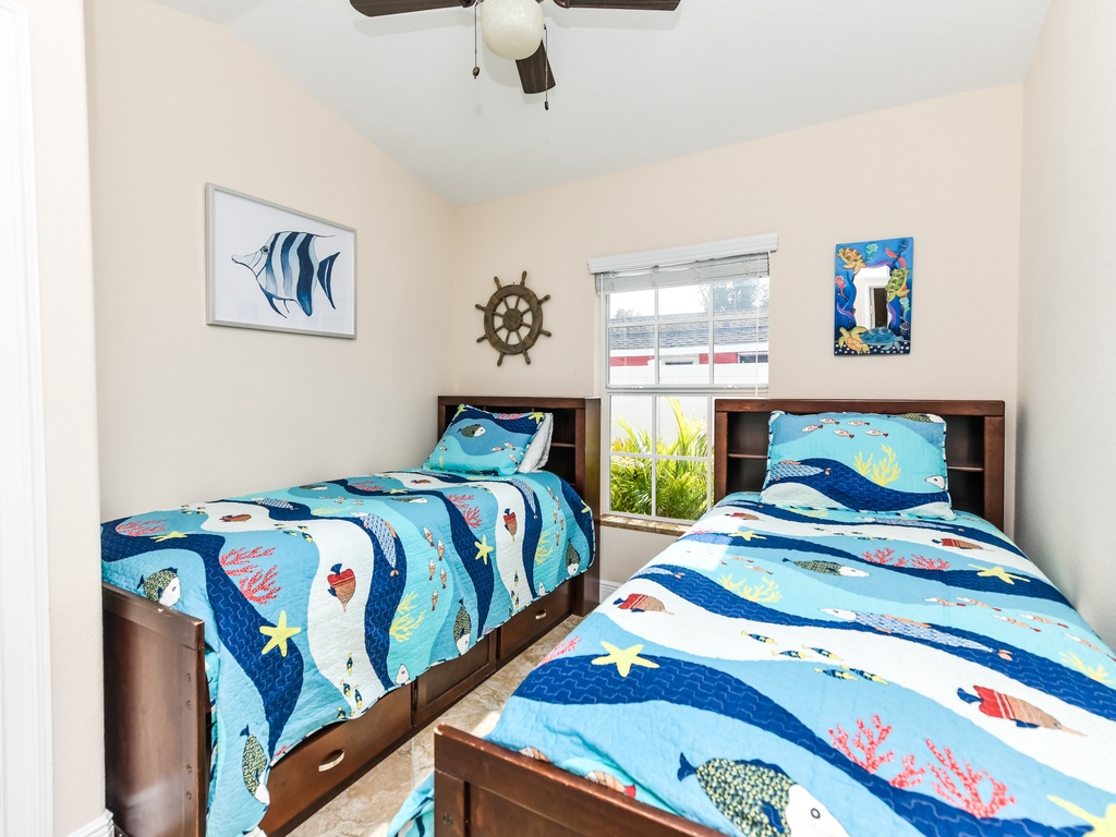 Third Bedroom - 2 Twins