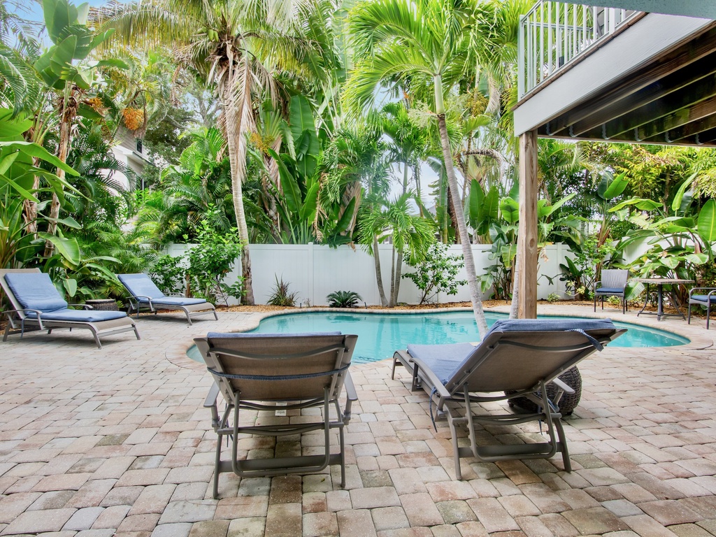 Poolside Loungers