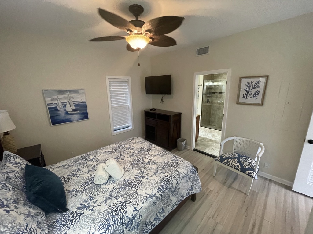 Second Bedroom, 2nd floor: Queen