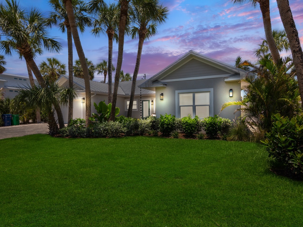 Island Chic by Anna Maria Island Accommodations