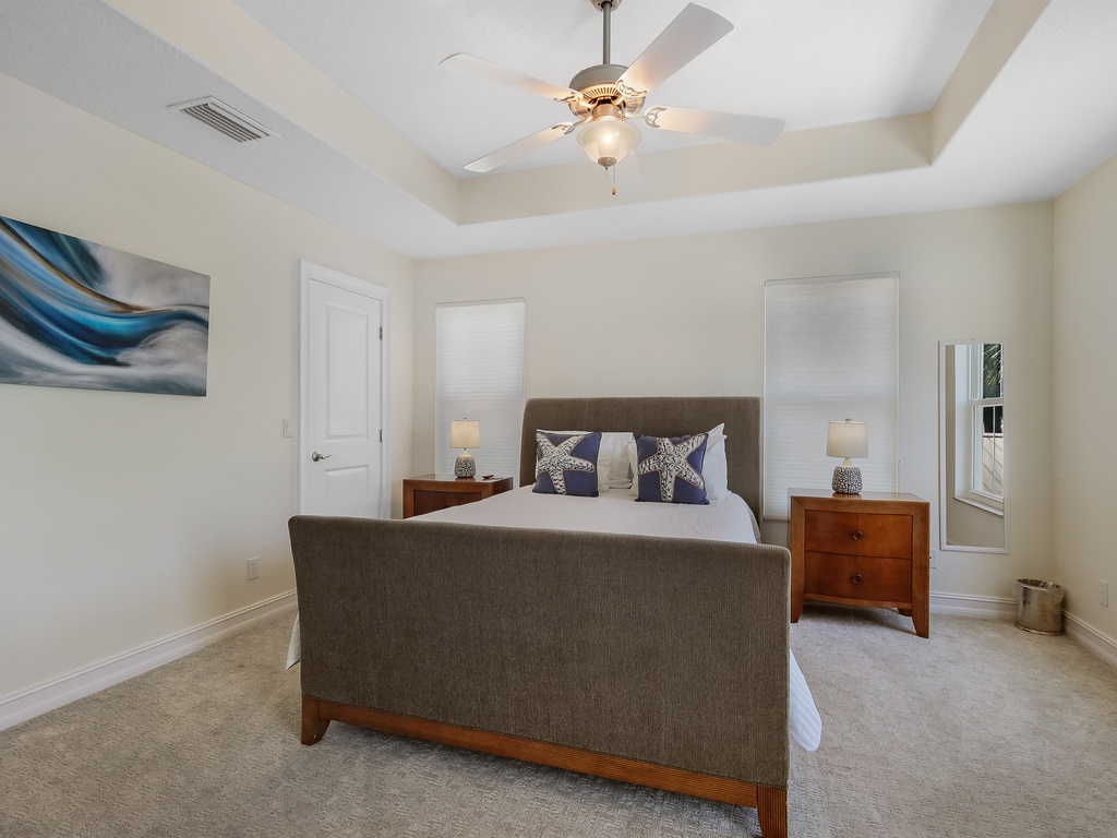 Third Bedroom, Queen