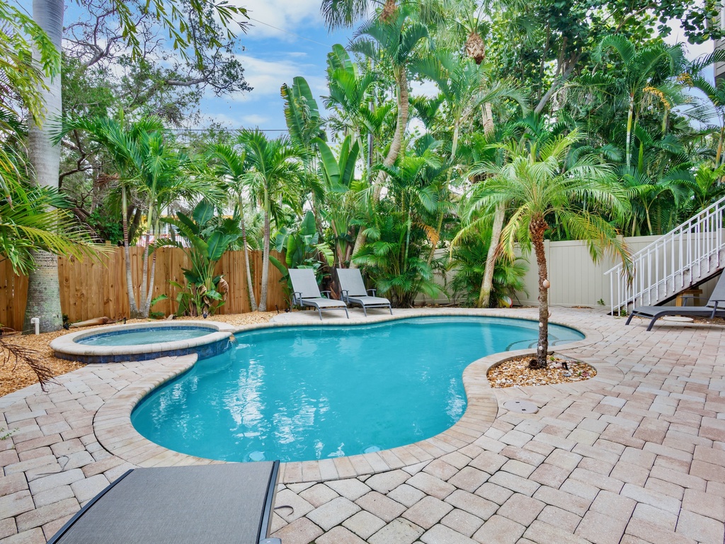Pool, Spa, and Lounge