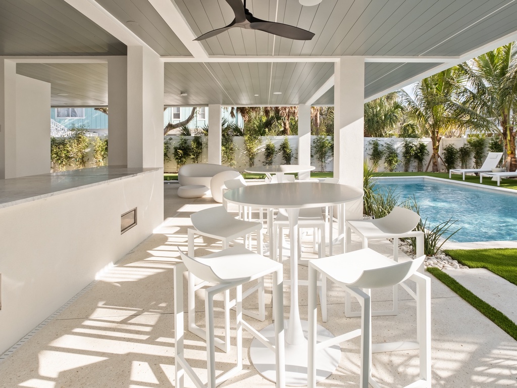 Poolside Lounge Area