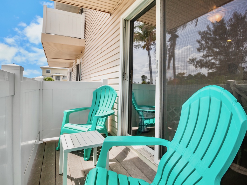 Main Floor Patio with Seating
