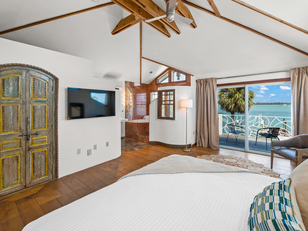 Primary Bedroom, King