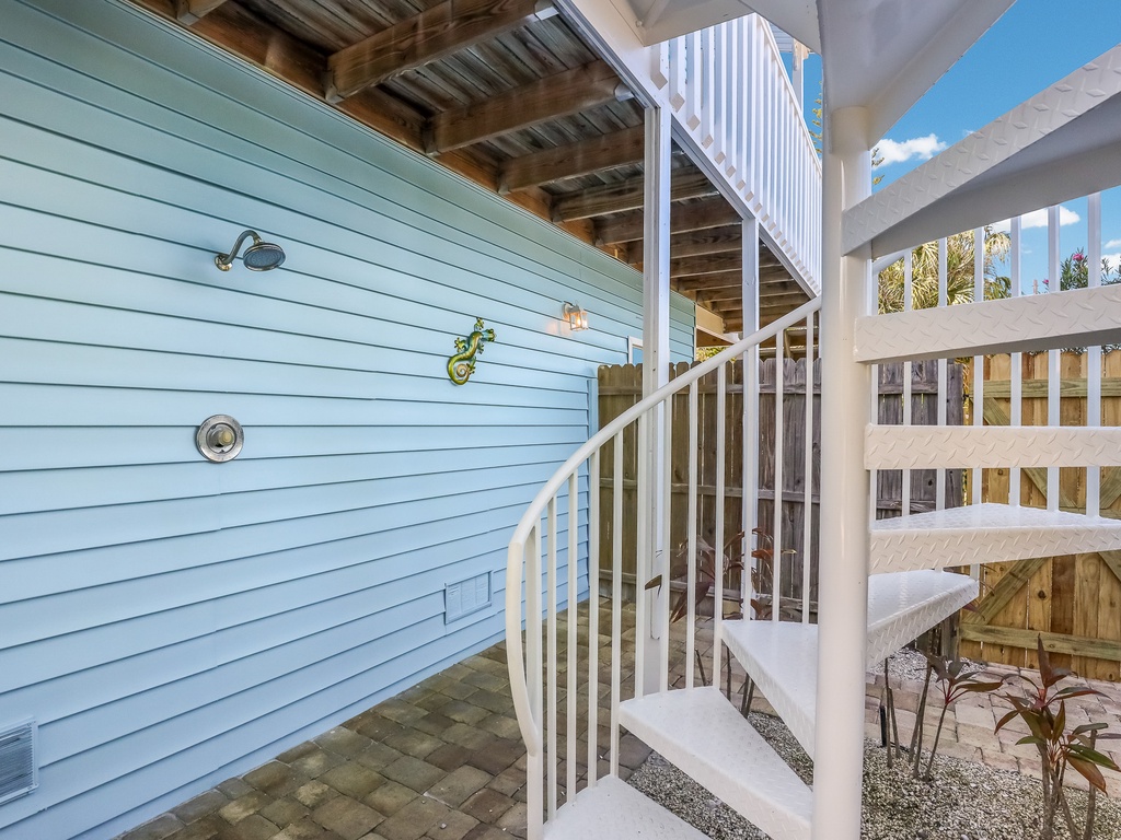 Round Stairs Feature