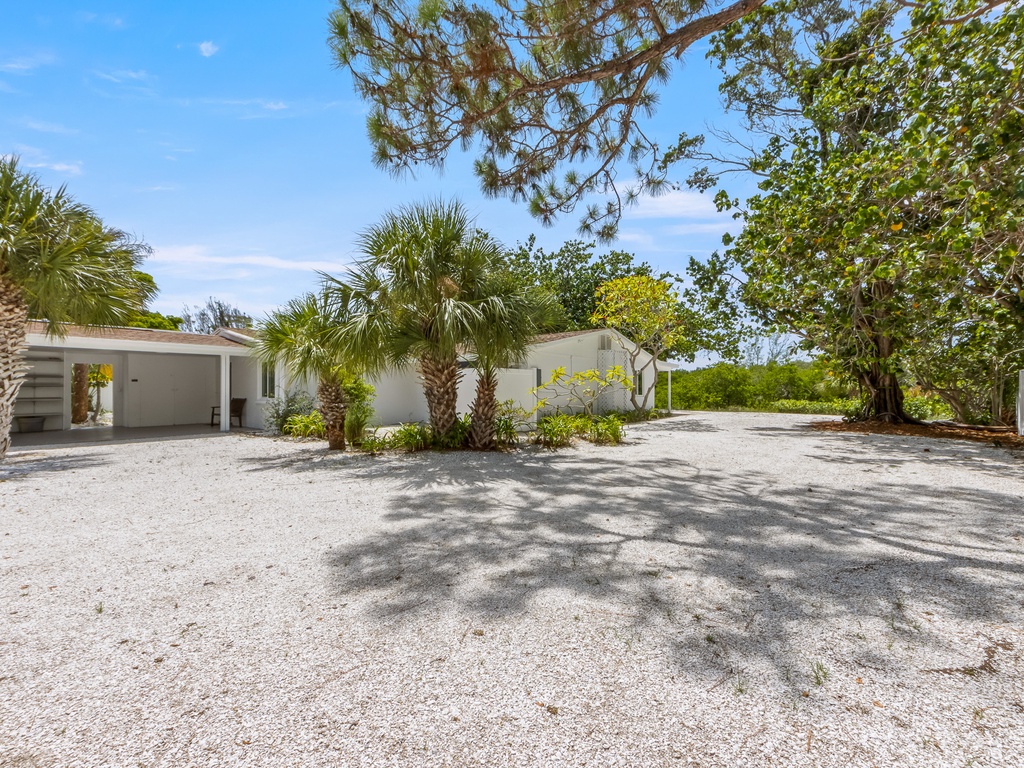 Gulf Breeze Getaway by AMI Locals