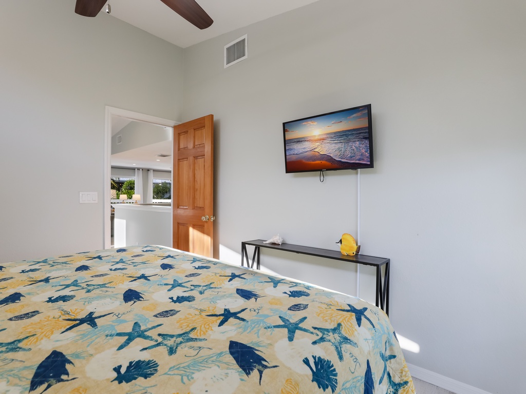 Secondary Bedroom - King