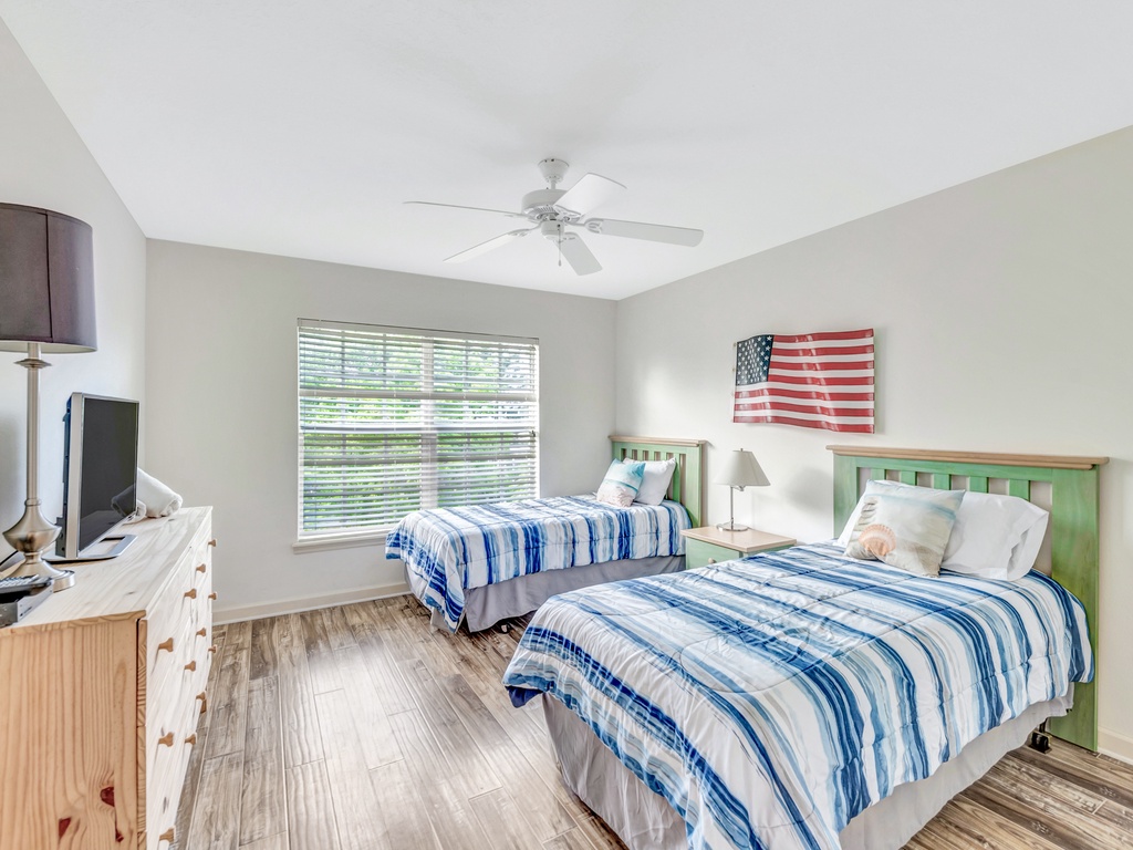 Third Bedroom - Two Twins