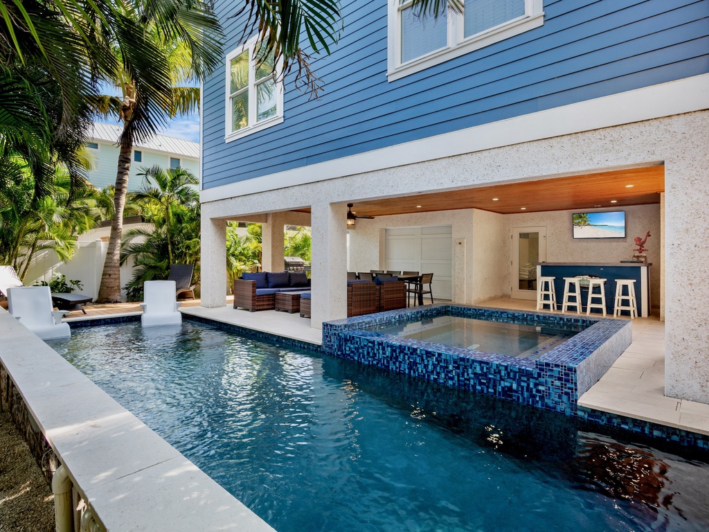 Private heated pool with in-ground spa