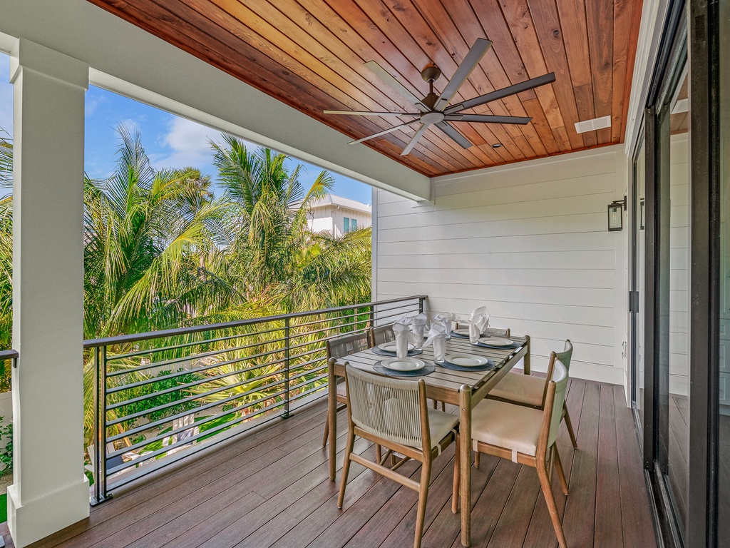 Balcony - Outdoor Dining