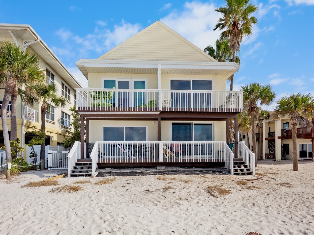 Capri Condo D by Anna Maria Vacations