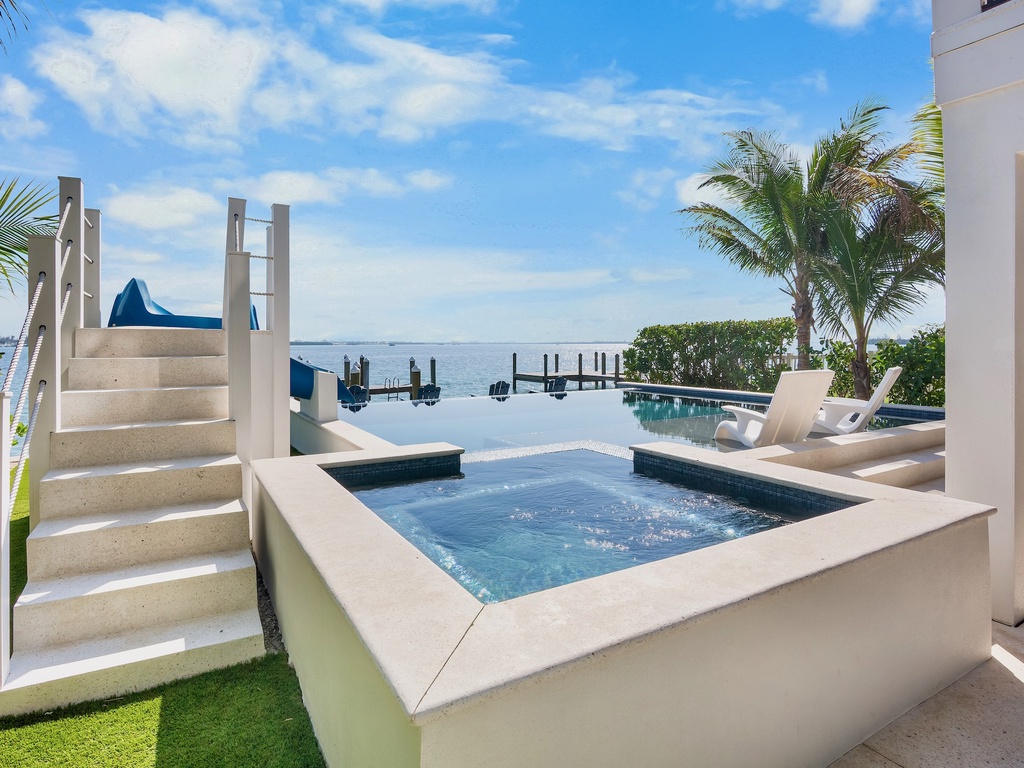 Private Pool with Spa and Water Slide