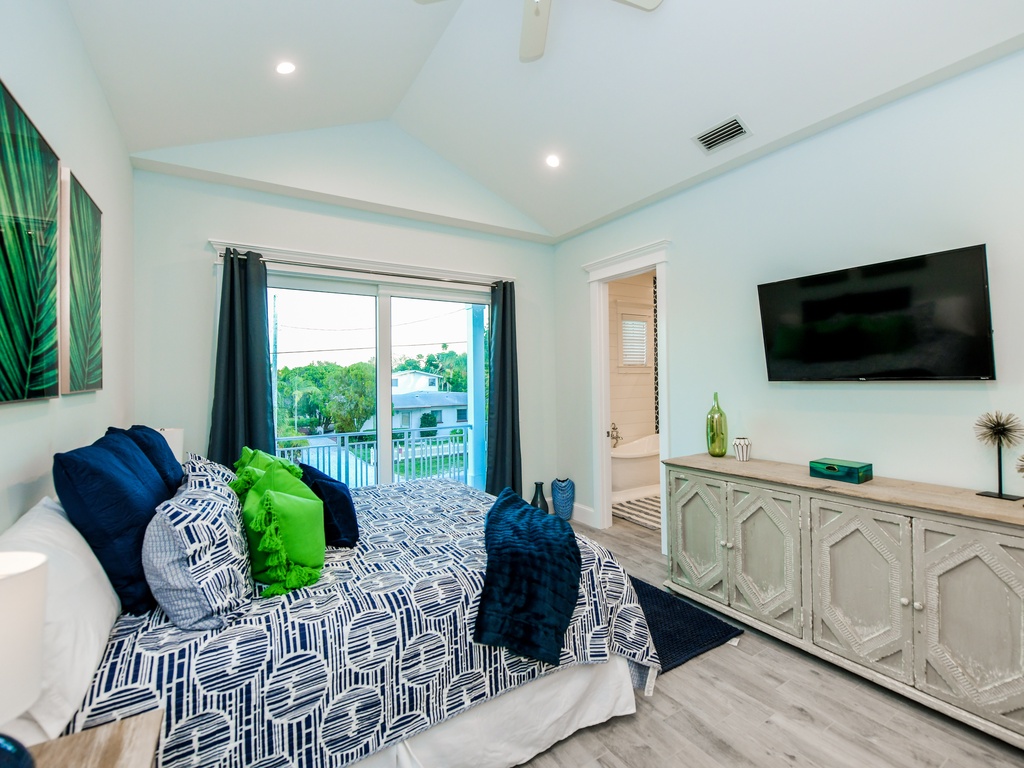 Light-Filled Queen Room