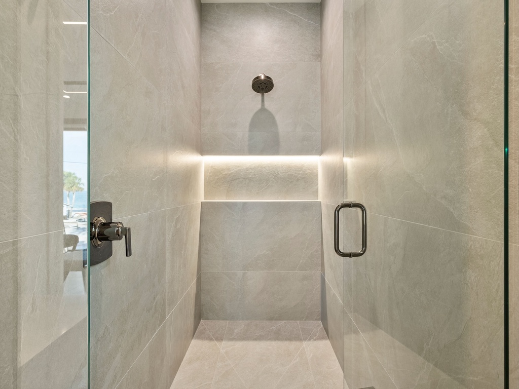 Secondary Bathroom, Ensuite