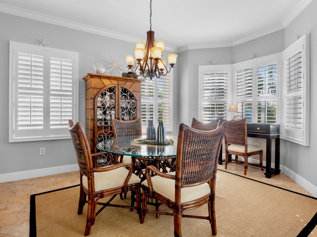 Additional Dining Area with Seating
