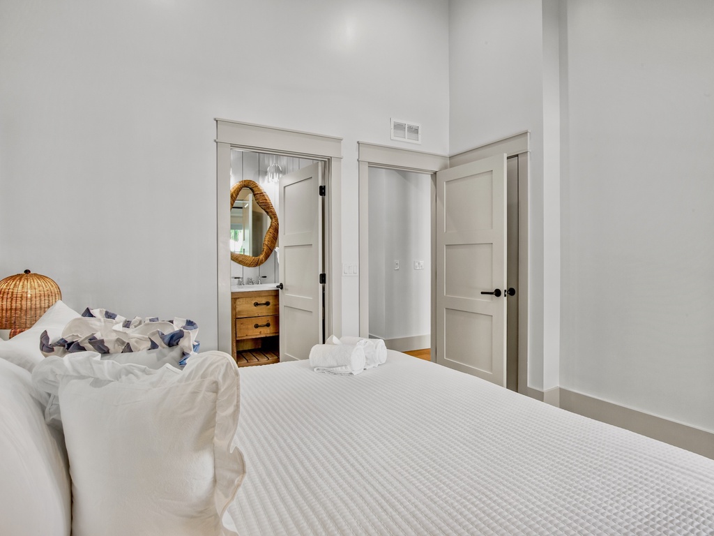 Second Bedroom with pool access, King bed