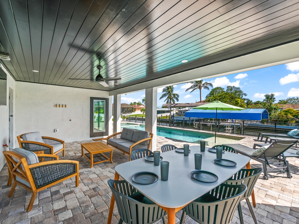 Outdoor Dining Area