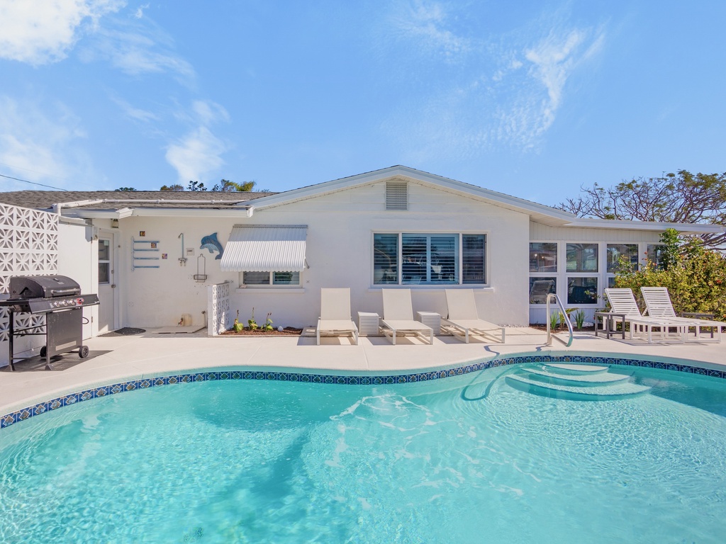 Private Pool - Outdoor Grill