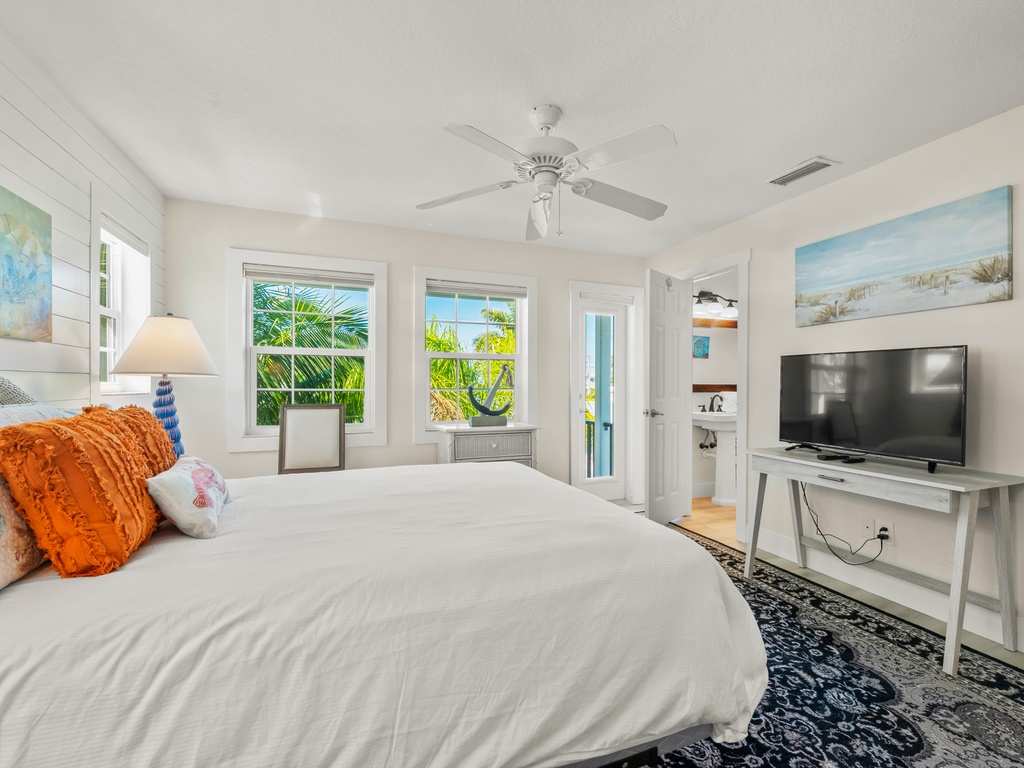 Second Bedroom - Queen