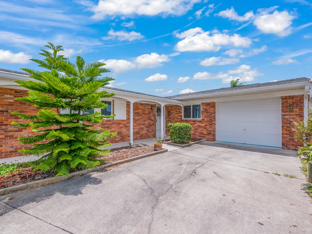 Edgewater by AMI Locals