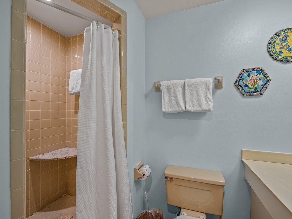 Primary En-Suite Bathroom
