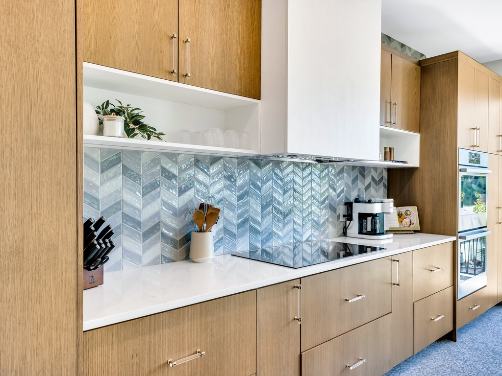 Fully Equipped Open Concept Kitchen