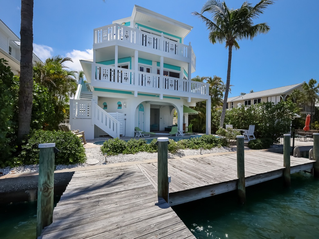 Bayshores - By AMI Accommodations