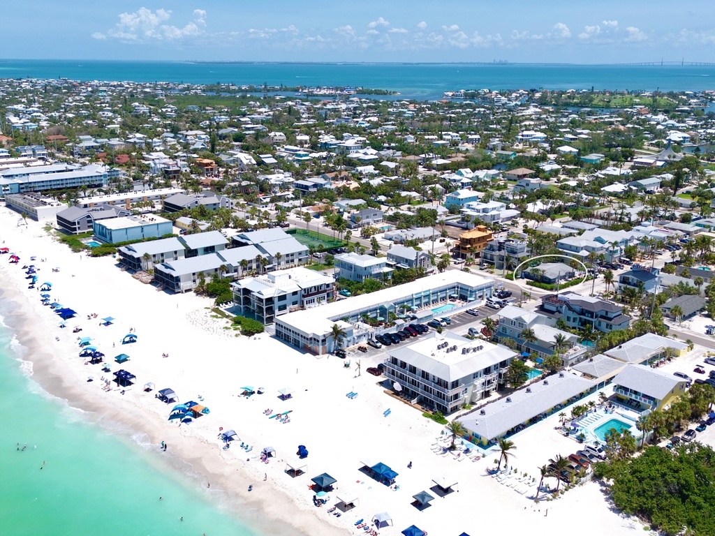 Tiki Sunshine by Anna Maria Vacations