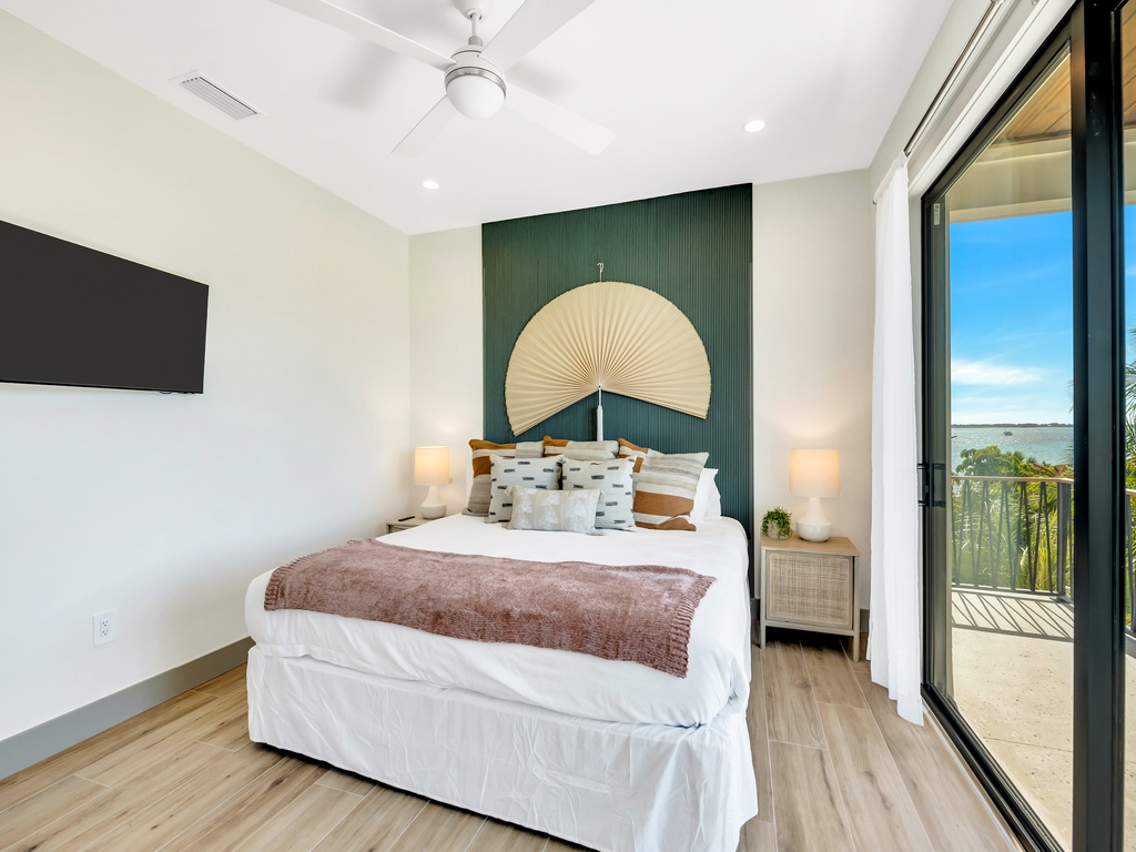 Third Bedroom - King Bed