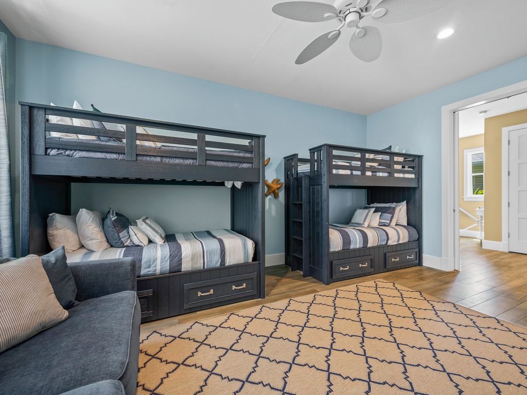 Fifth Bedroom - Two Twin Bunks