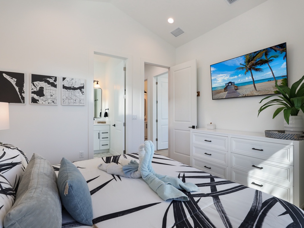 Second Bedroom - King