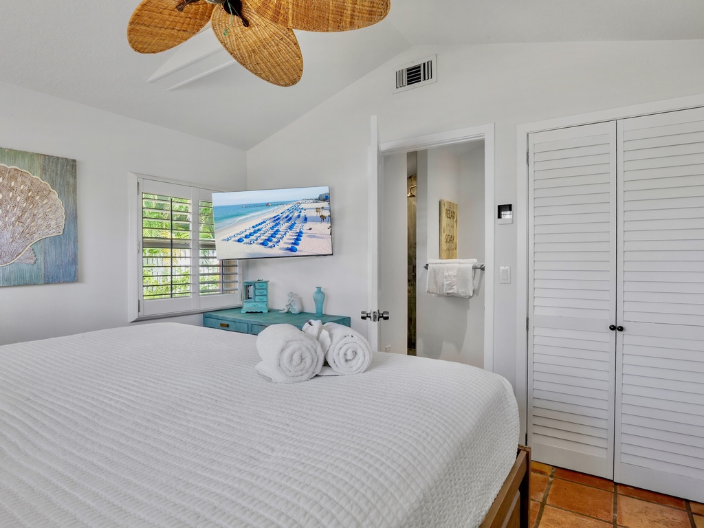 Primary Bedroom, King bed