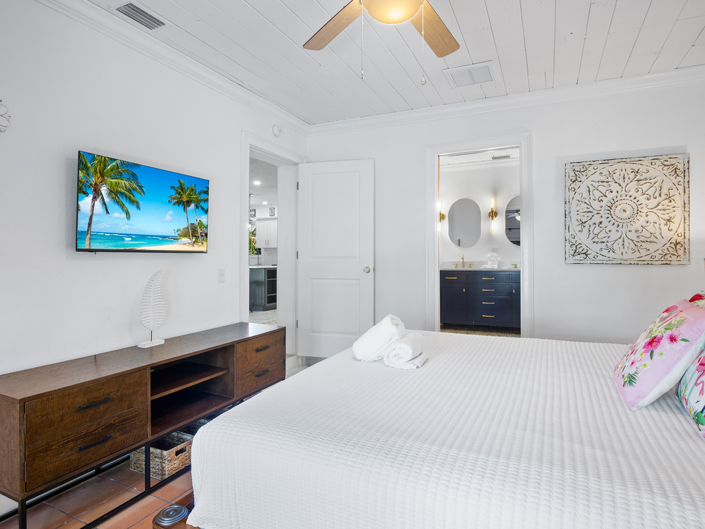 Primary Bedroom, King