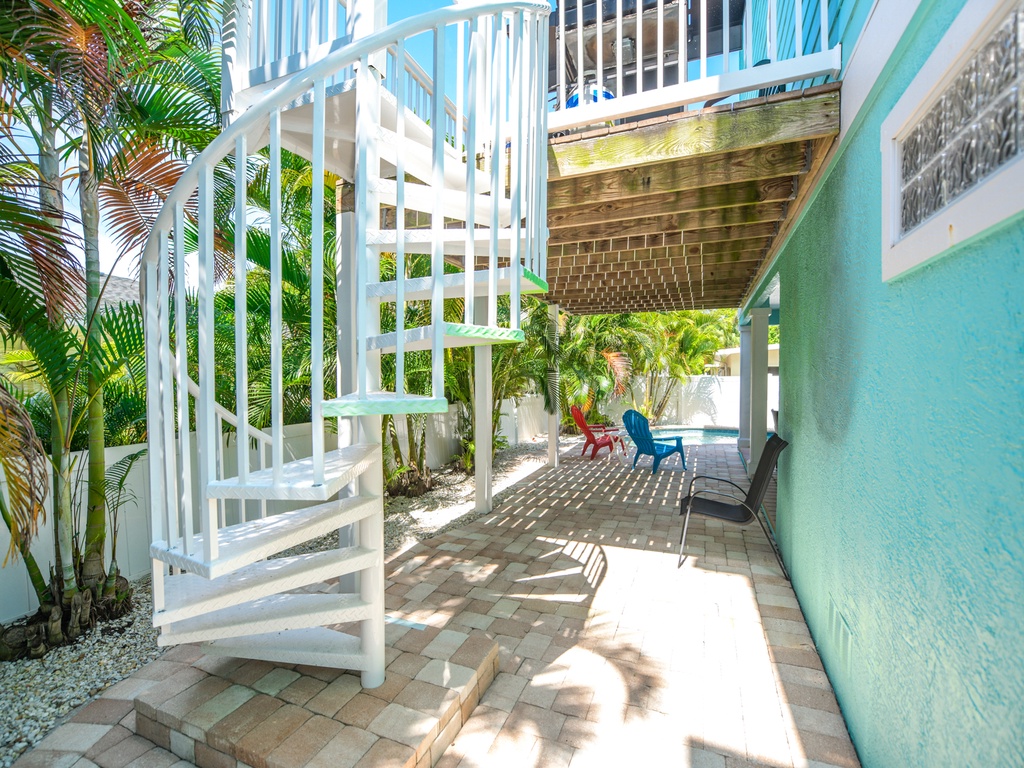 Access to Second Deck