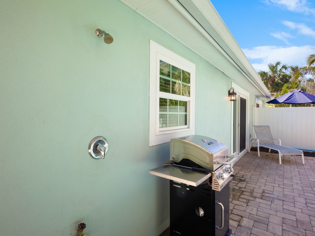 Outdoor Shower, Outdoor Grill