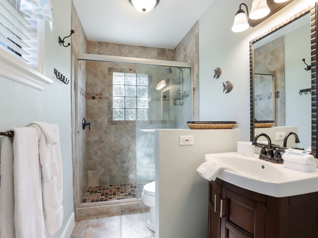 Ensuite With Soaking Amenities