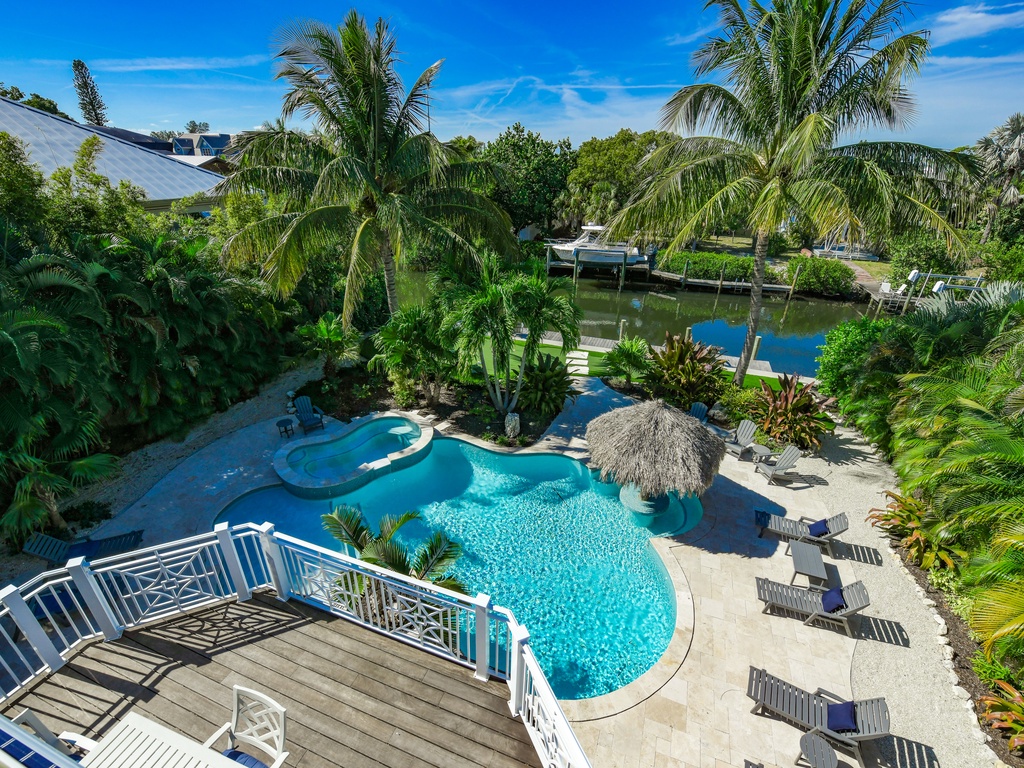 Serenity Beach - AMI Locals