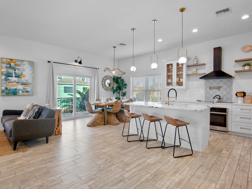 Spacious kitchen with appliances - 2nd floor