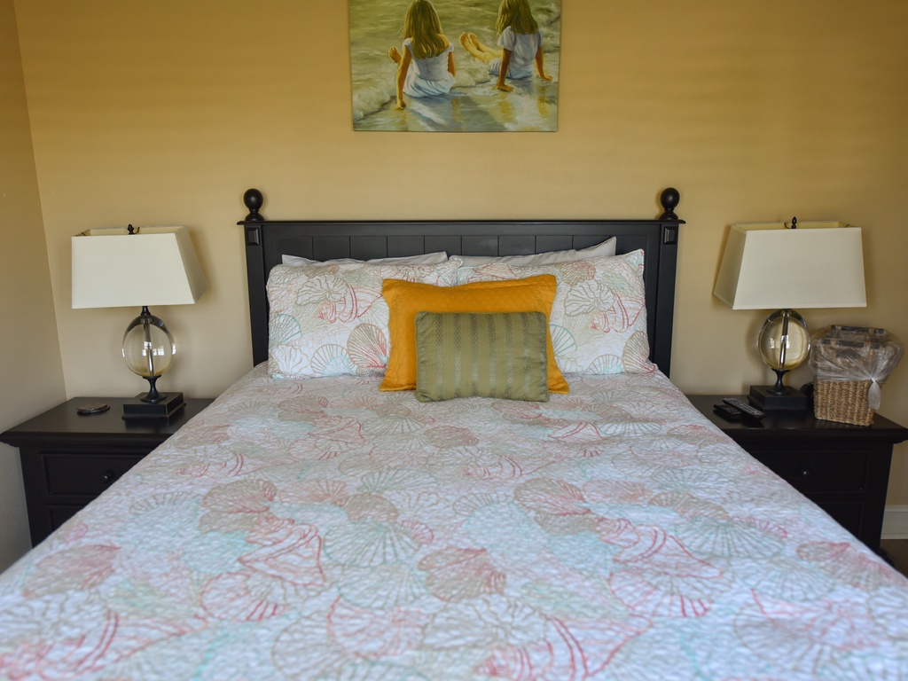 Second Bedroom - Queen