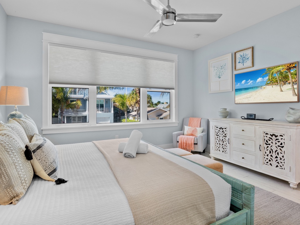 Primary Bedroom, King bed