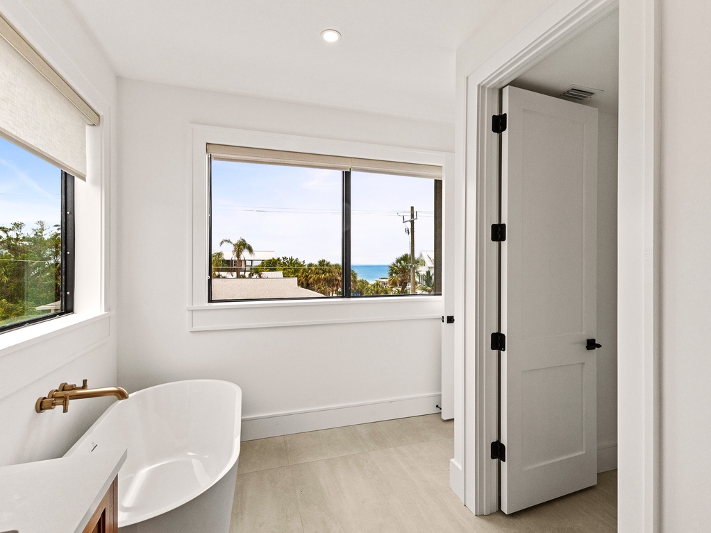 Primary Bathroom, Ensuite