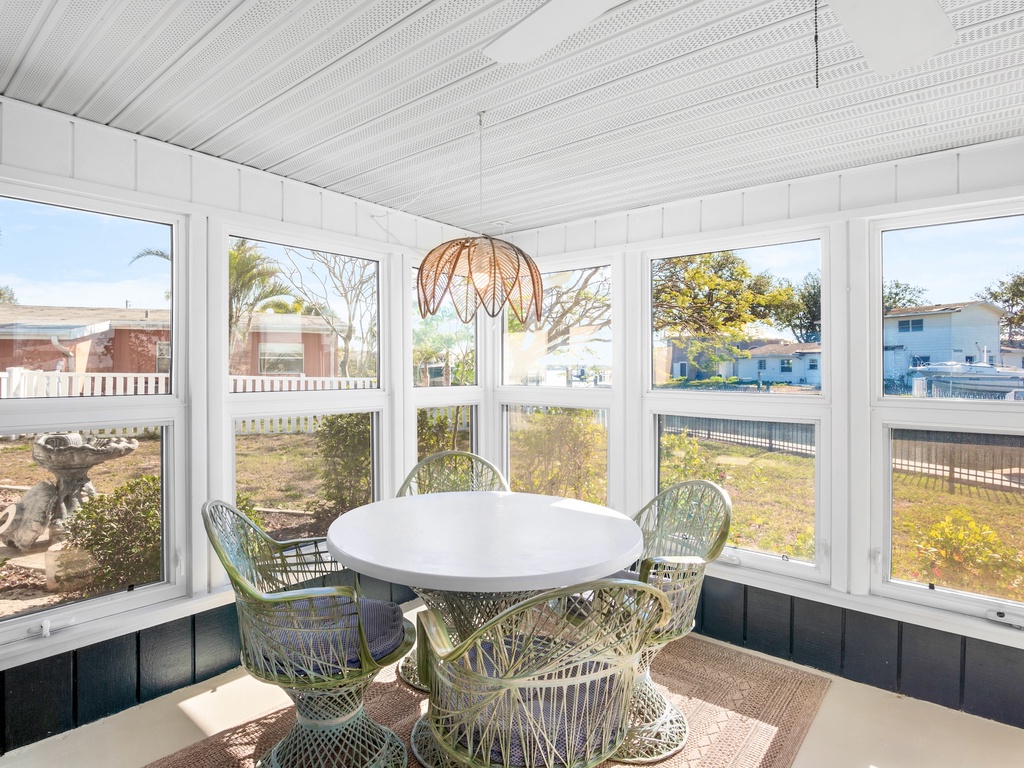 Additional Dining Area