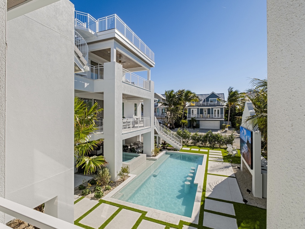 81A by Exclusive Vacations Anna Maria Island Luxury Retreat