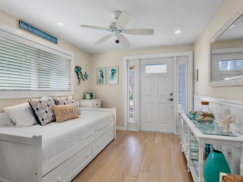 Twin Daybed with Twin Trundle